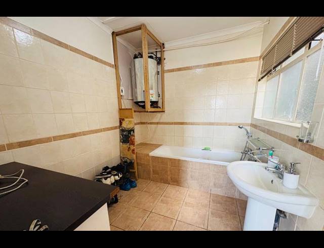 1 BEDROOM APARTMENT FOR SALE IN FAIRVIEW
